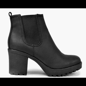 Chunk Heel Chelsea Boots